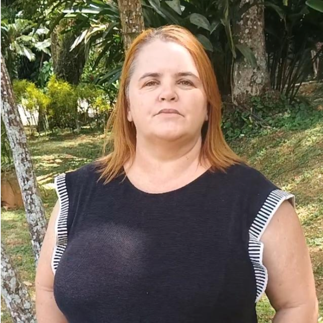 Adriana Aparecida Ribeiro – Trajetória e Atuação